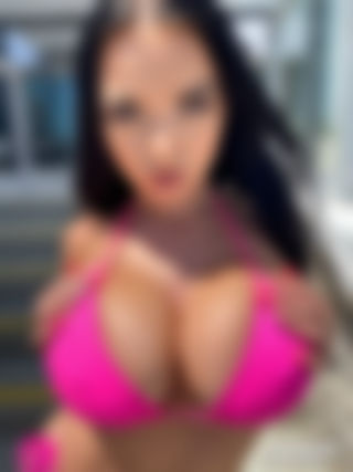 Payton Has A Friendly Face