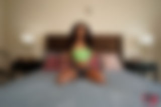 Skyla's Sizzling LA Encounter with a Curvy Goddess