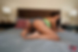 Skyla's Sizzling LA Encounter with a Curvy Goddess