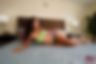 Skyla's Sizzling LA Encounter with a Curvy Goddess